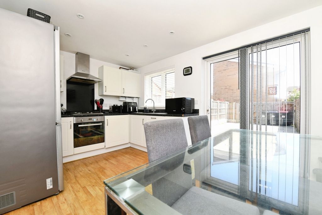 Property photo 3 of 14 Kitchen/Diner