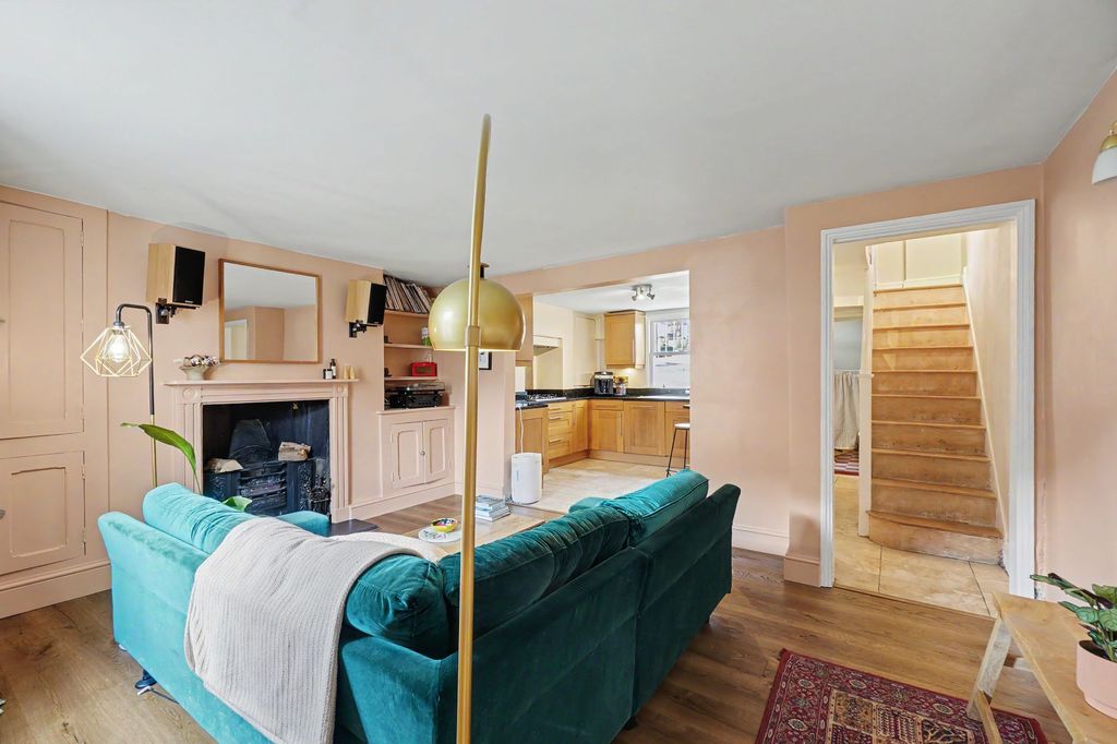 Property photo 2 of 36