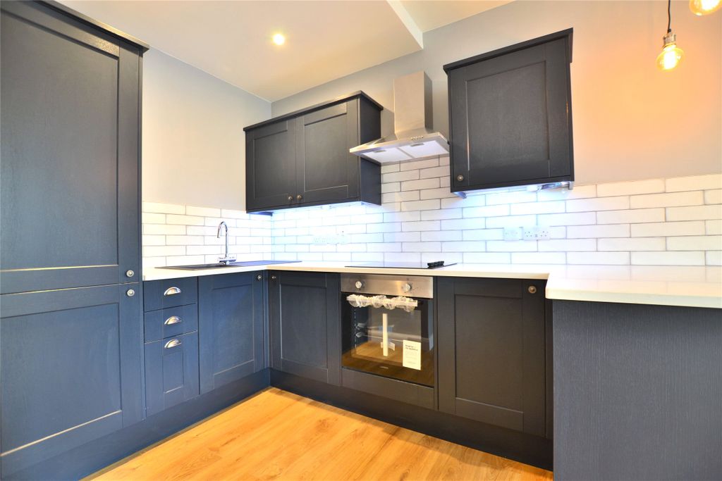 Property photo 2 of 7 Kitchen