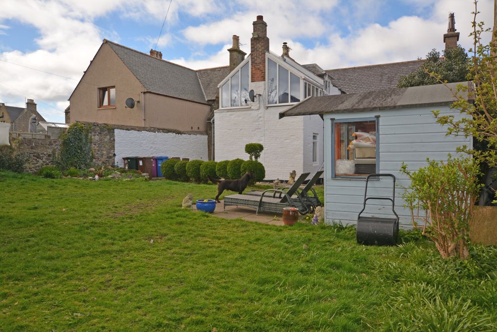 Property photo 2 of 39