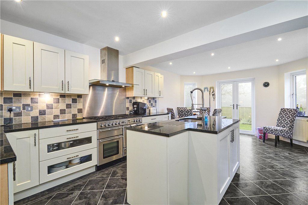 Property photo 2 of 26 Dining Kitchen