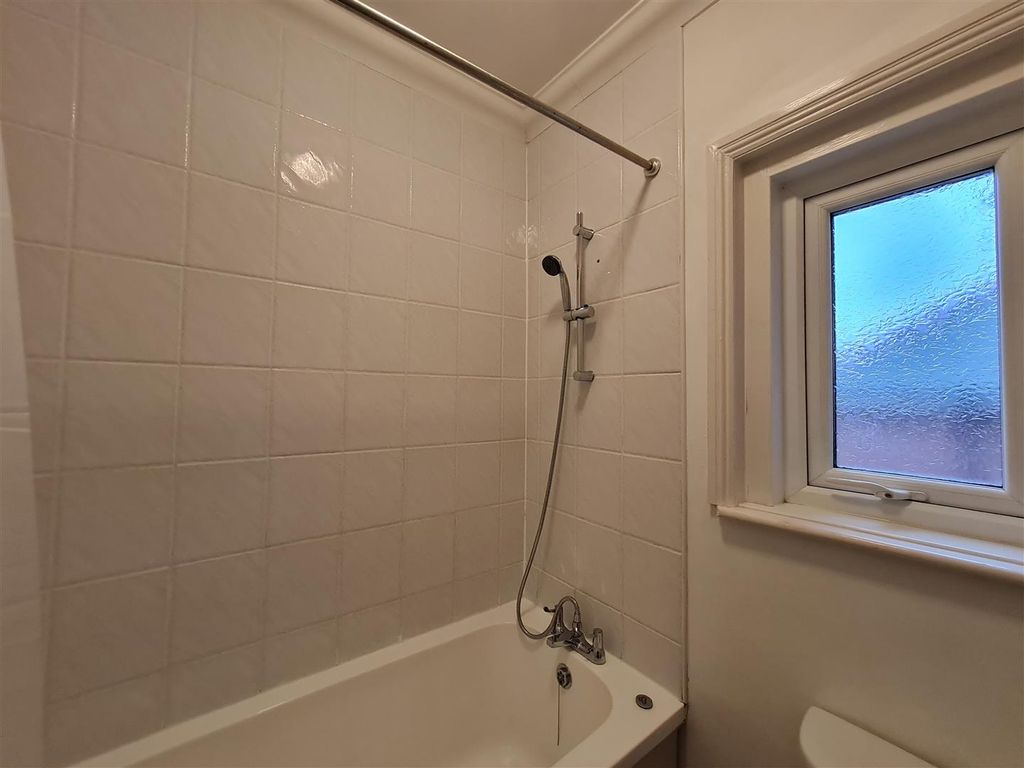 Additional image 8 of 2 bed flat to rentNorth Road, Shanklin PO37
