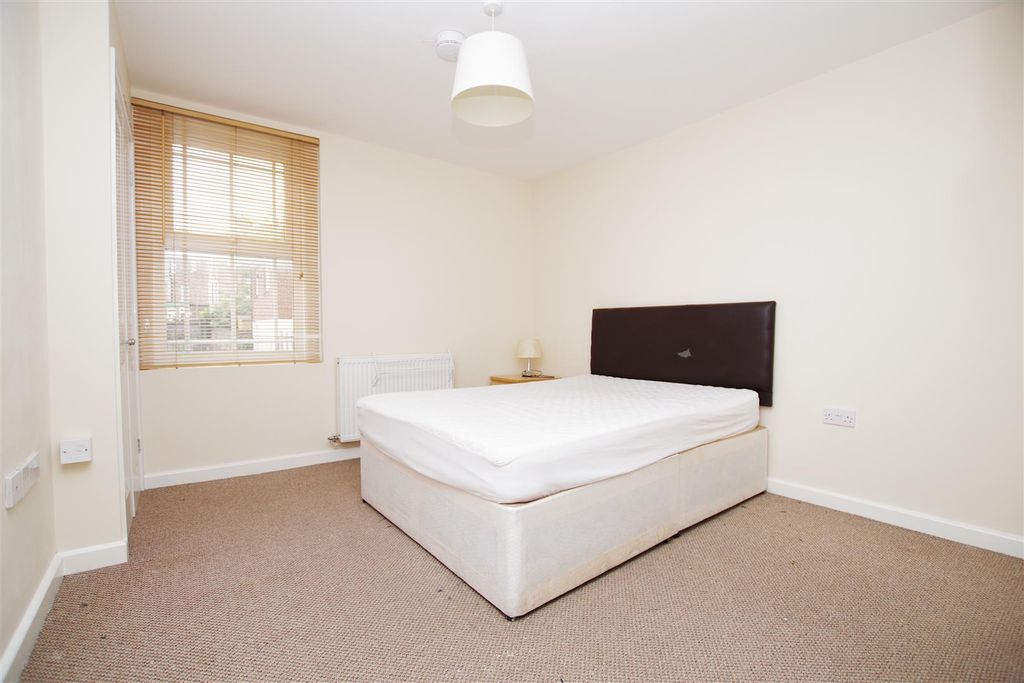 Property photo 3 of 6