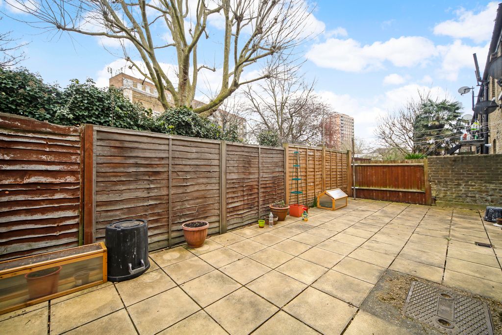 Property photo 2 of 8