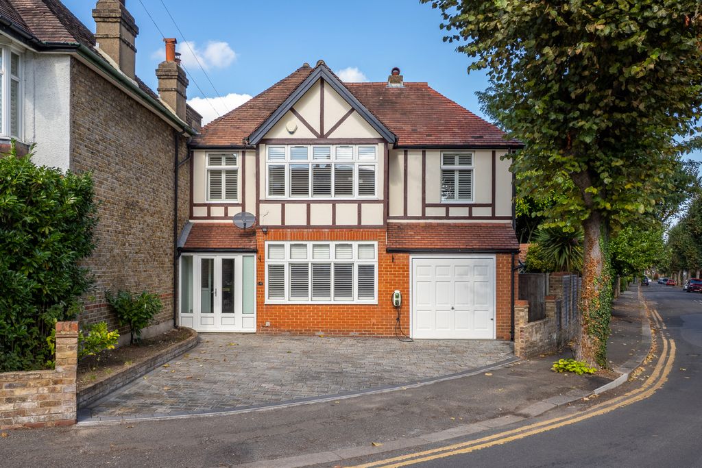 Property photo 1 of 33 External View