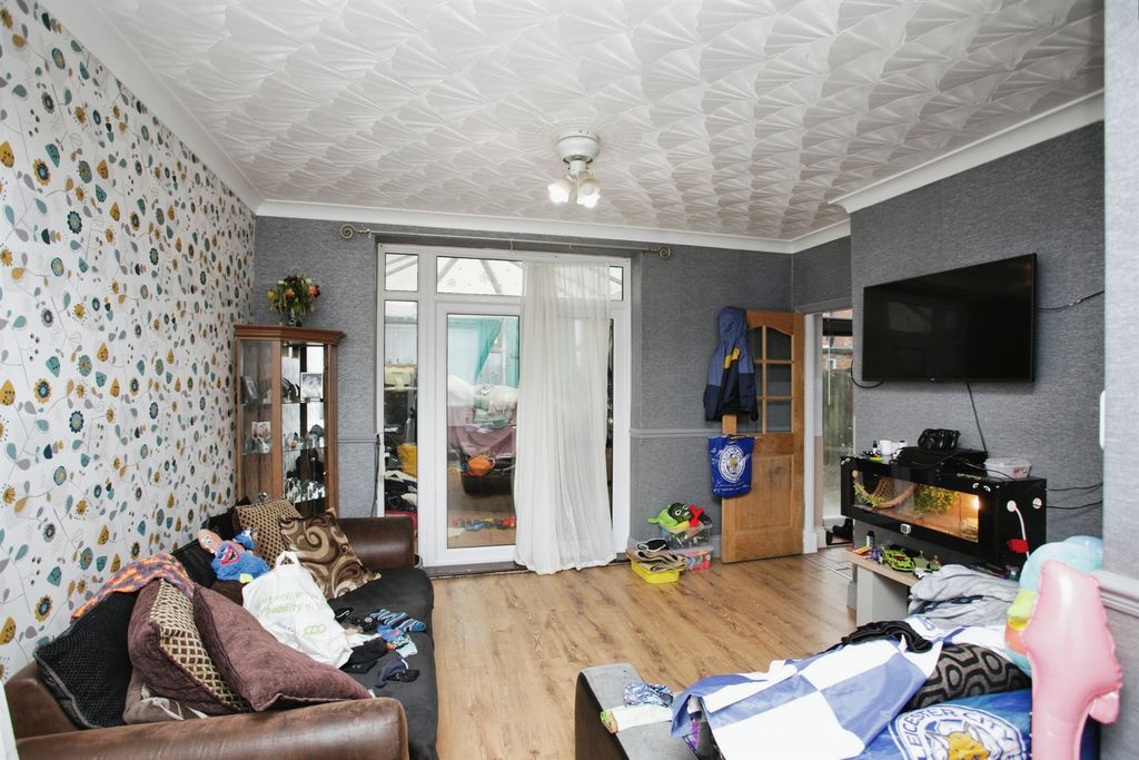 Property photo 2 of 16