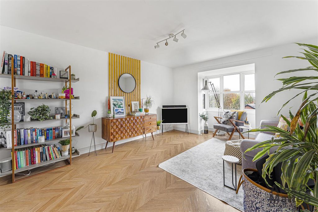 Property photo 2 of 15 Lowry Court