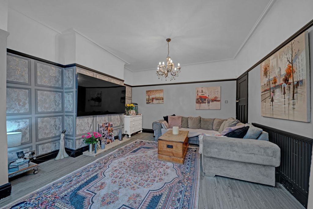 Property photo 2 of 21