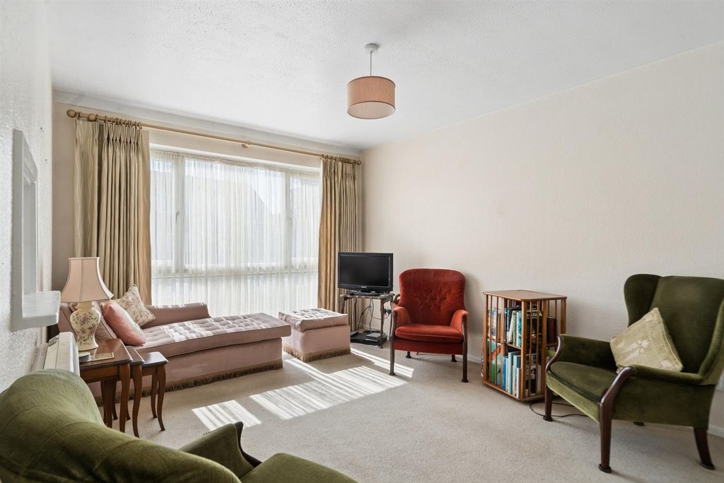 Property photo 3 of 10