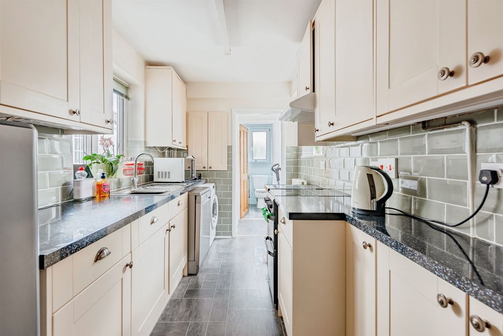 Property photo 2 of 16