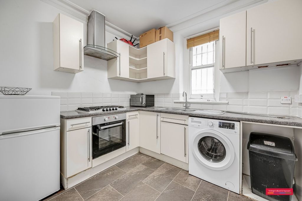 Property photo 2 of 6 Kitchen