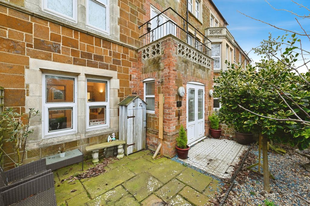 24 Westgate Rillington Caledonian House, 24 Westgate, Hunstanton, Norfolk PE36, 1 bed flat for ...