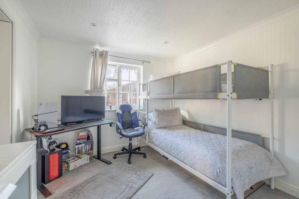 Additional image 31 of 7 bed detached bungalow for saleBangors Road North, Iver SL0