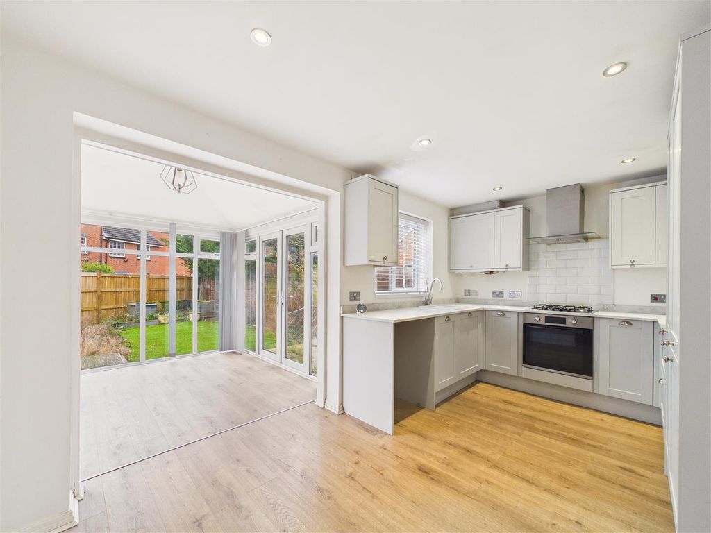 Property photo 2 of 14 Cam03303G0-Pr0315-Still003.Jpg