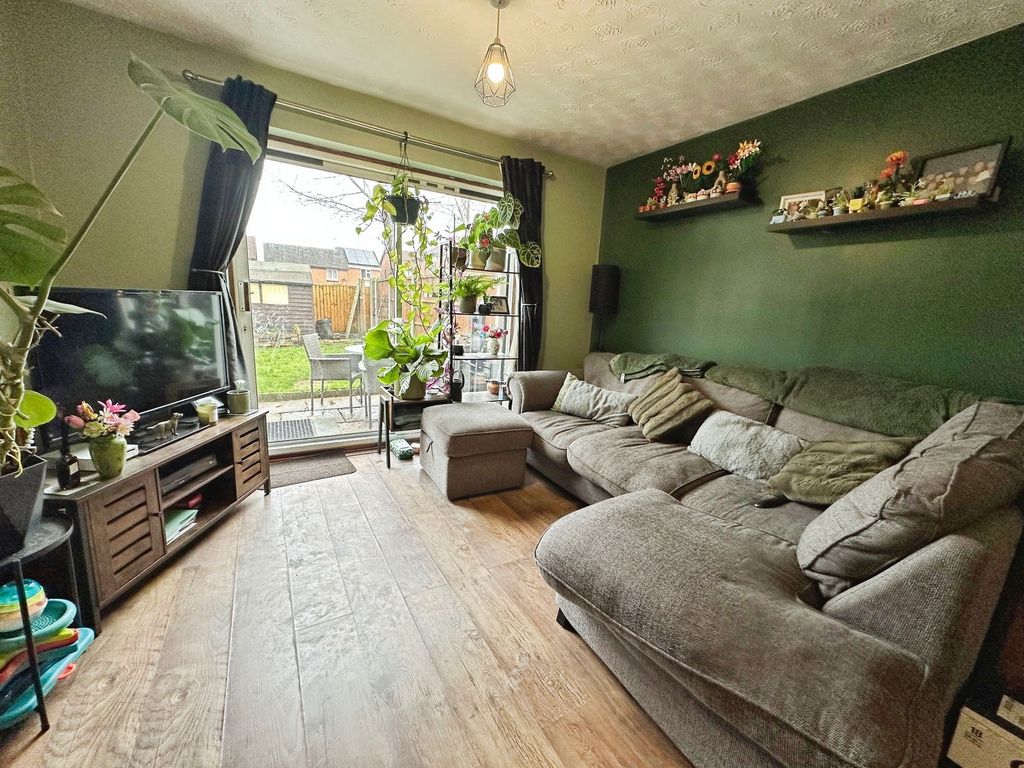 Property photo 3 of 12