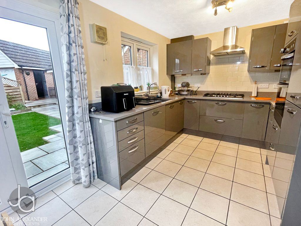 Property photo 3 of 21 20251030_144831838_0.5