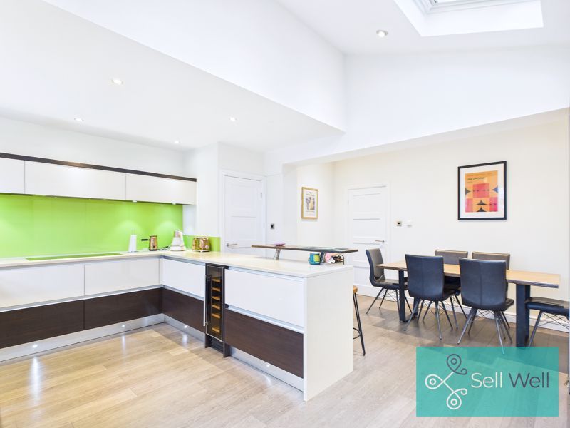 Property photo 3 of 24 Kitchen/Diner