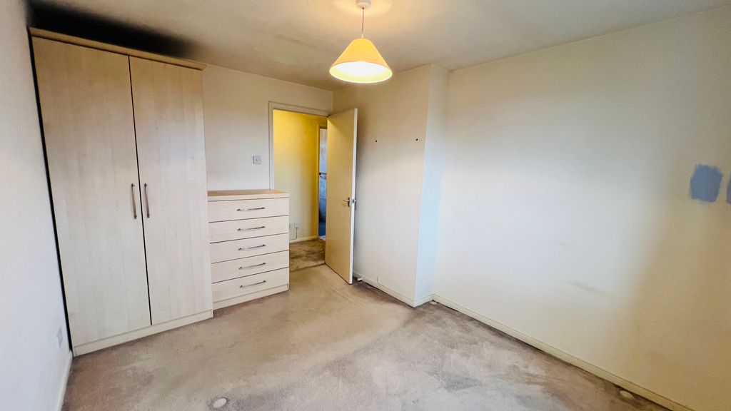 Property photo 3 of 9 Bedroom 1