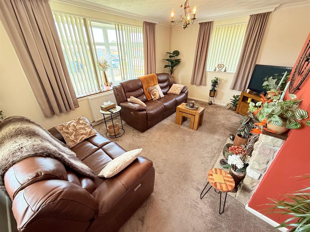 Property photo 2 of 19 Living Room