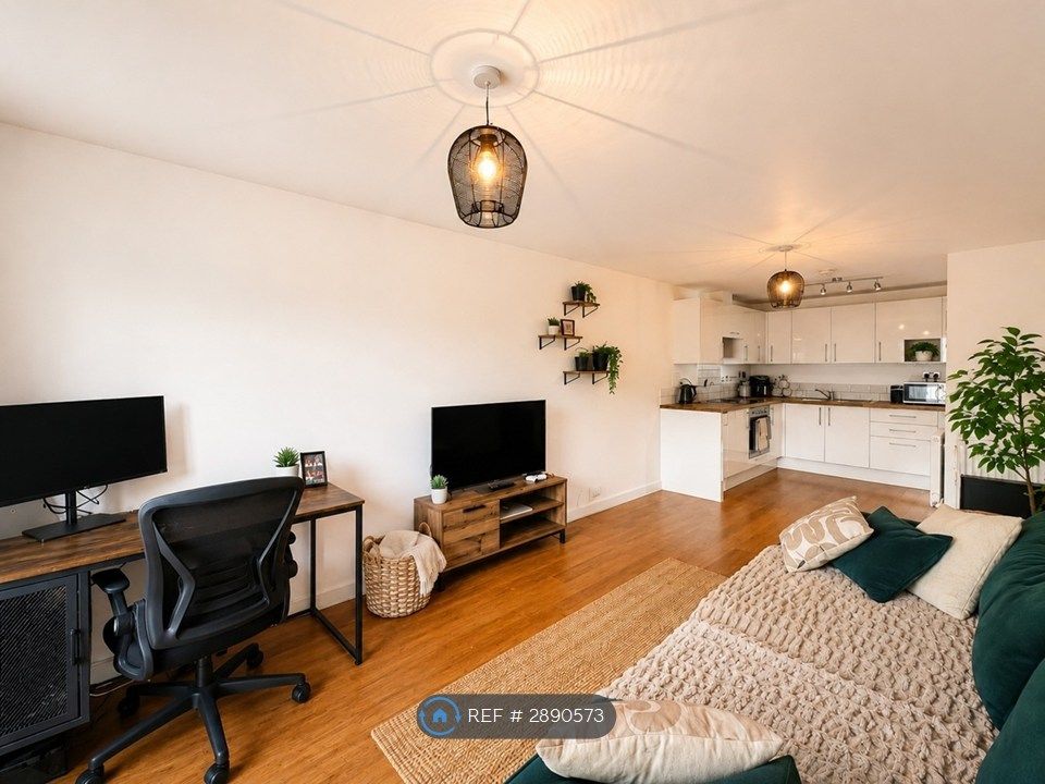 Property photo 2 of 8