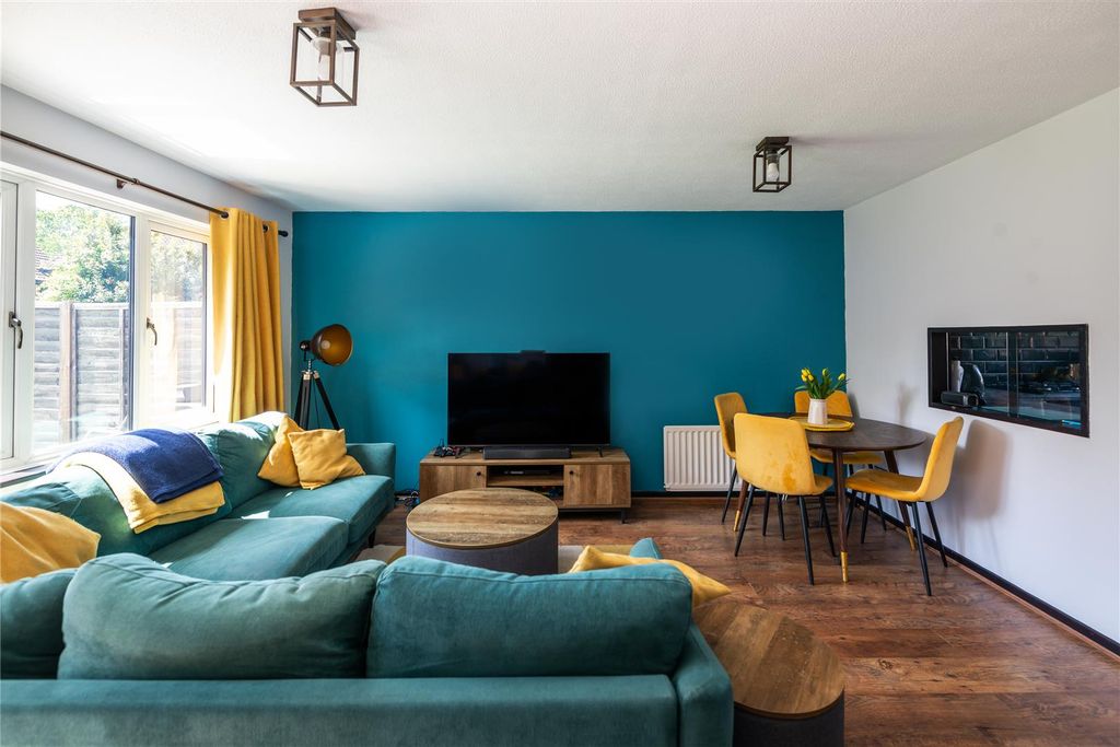 Property photo 2 of 12 25 Grassmere Internals More-2.Jpg
