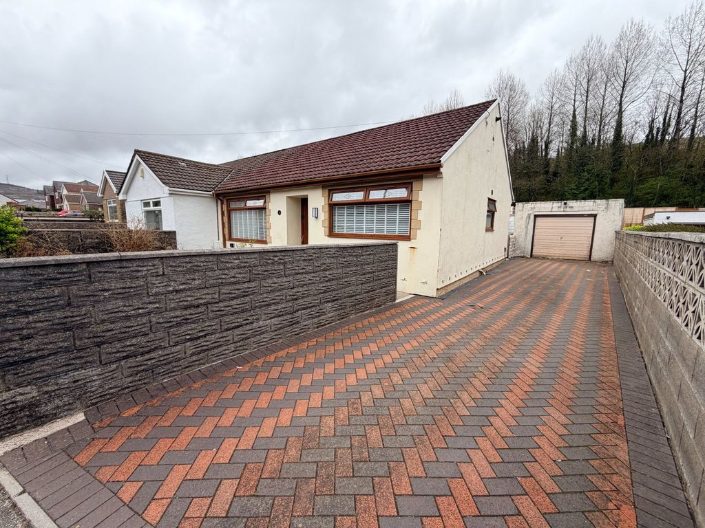 Property photo 1 of 30