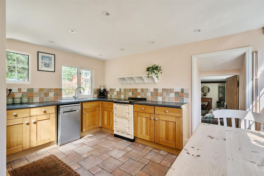 Property photo 3 of 26 Kitchen