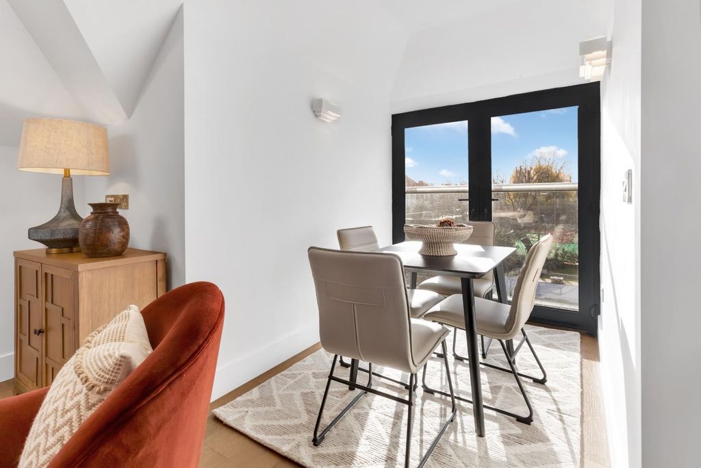 Property photo 3 of 10 Img_5925.Jpg