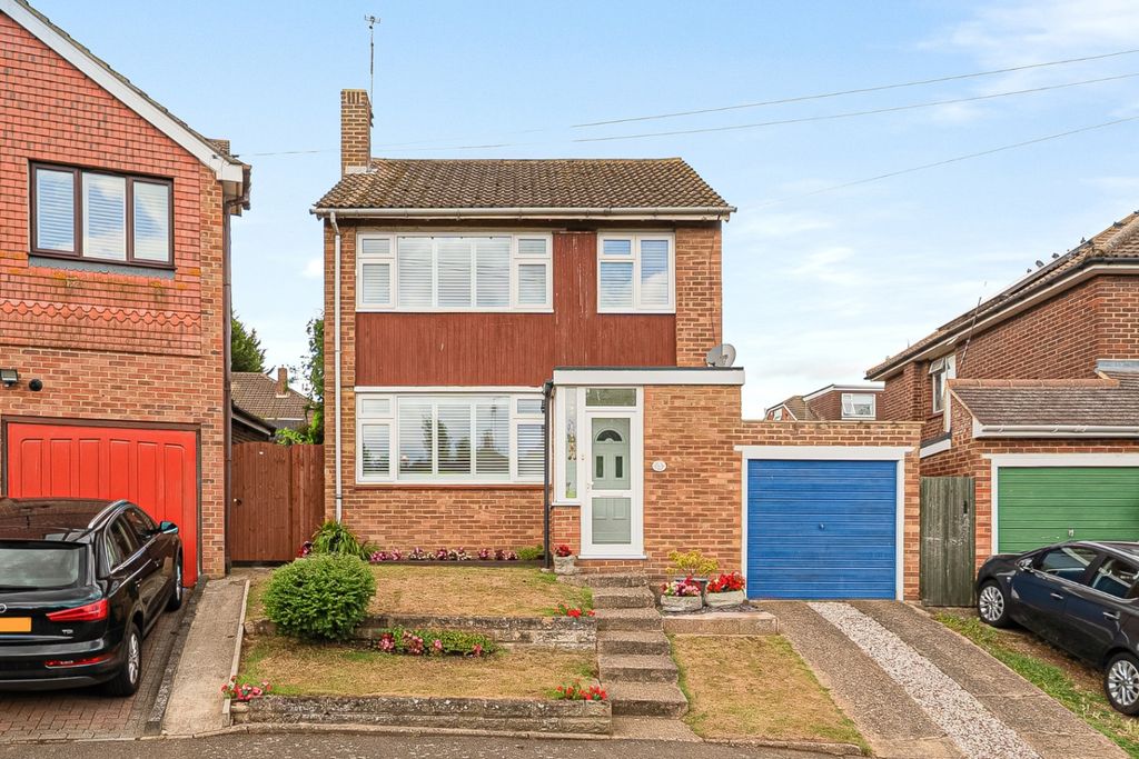 Property photo 1 of 17 4075771
