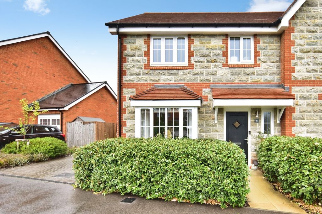 Property photo 1 of 17 Pbox-Img.Jpg