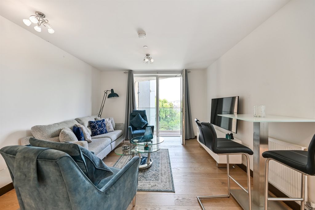Property photo 1 of 7 (Main)