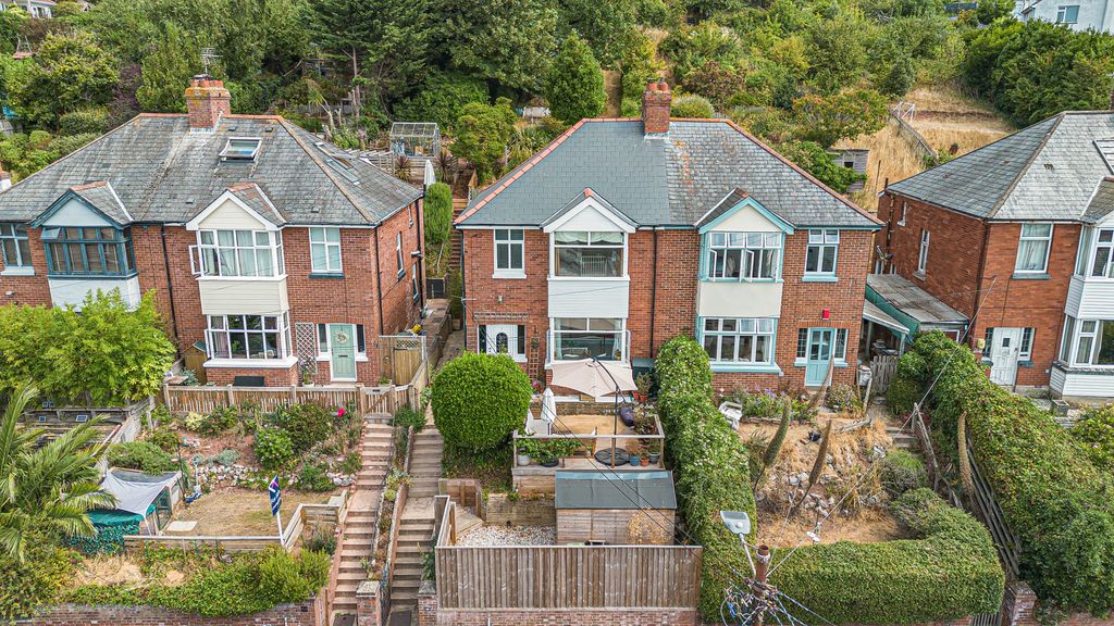 Property photo 1 of 33
