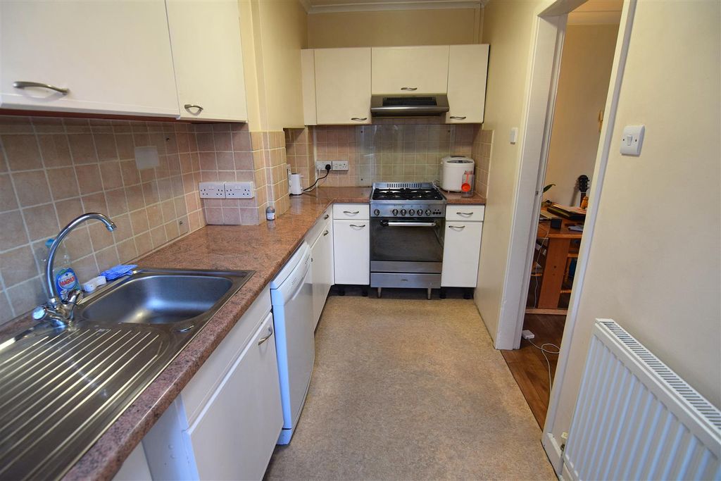 Property photo 3 of 9