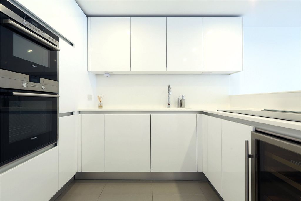 Property photo 2 of 10 Kichen