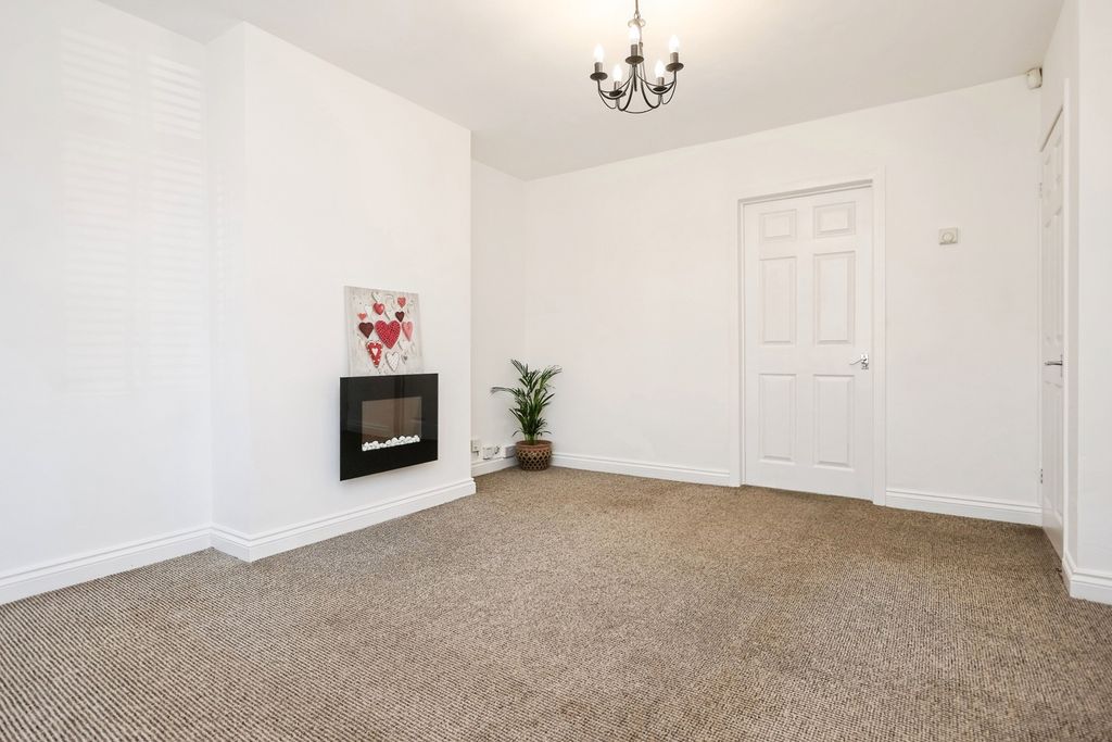 Property photo 3 of 14 Pbox-Img.Jpg