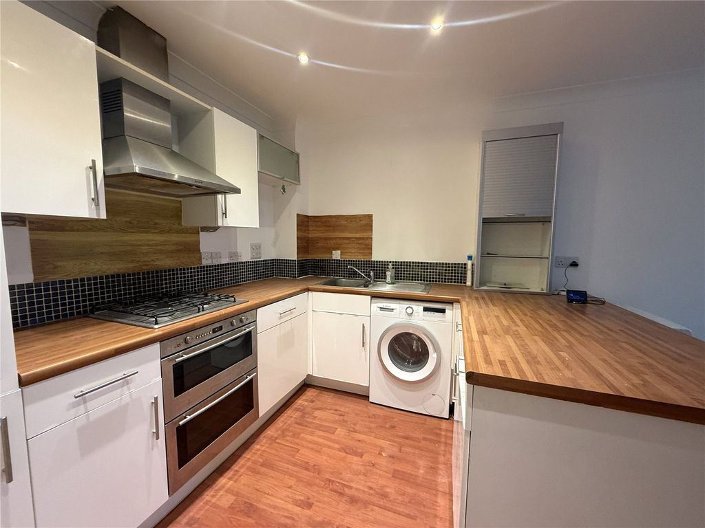 Property photo 3 of 10 Picture No. 04