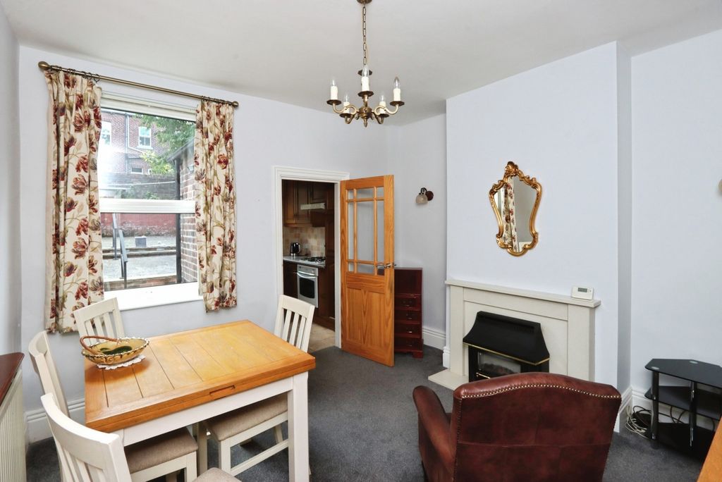 Property photo 2 of 17 Photo