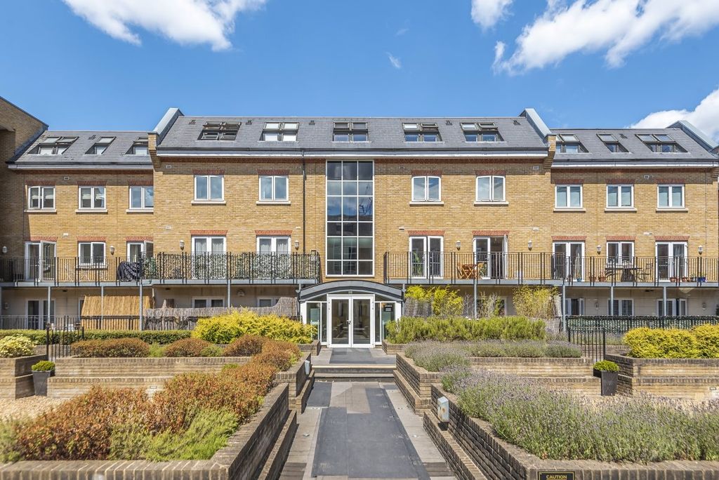 Property photo 1 of 7 868500 (1)