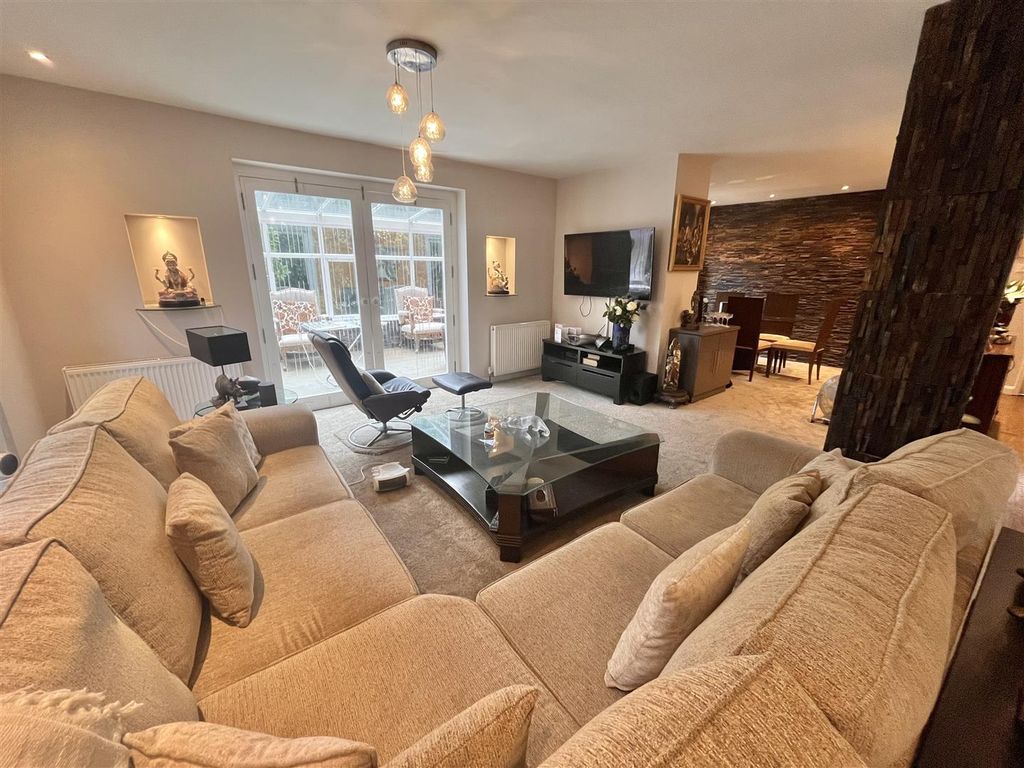 Property photo 2 of 23