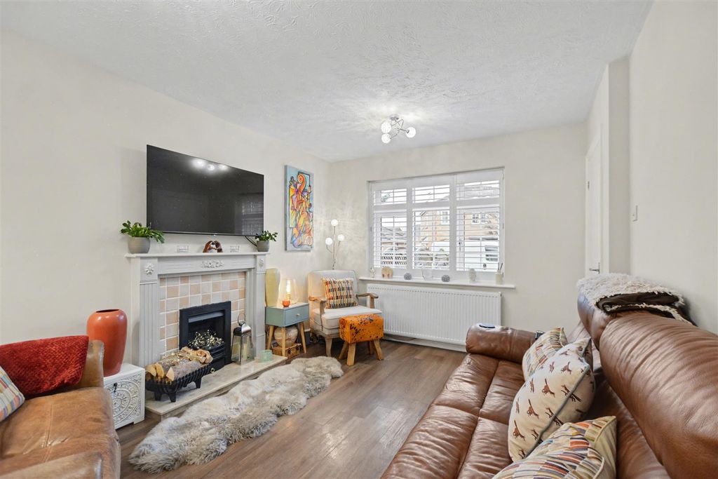 Property photo 2 of 15 Lounge_2.Jpeg