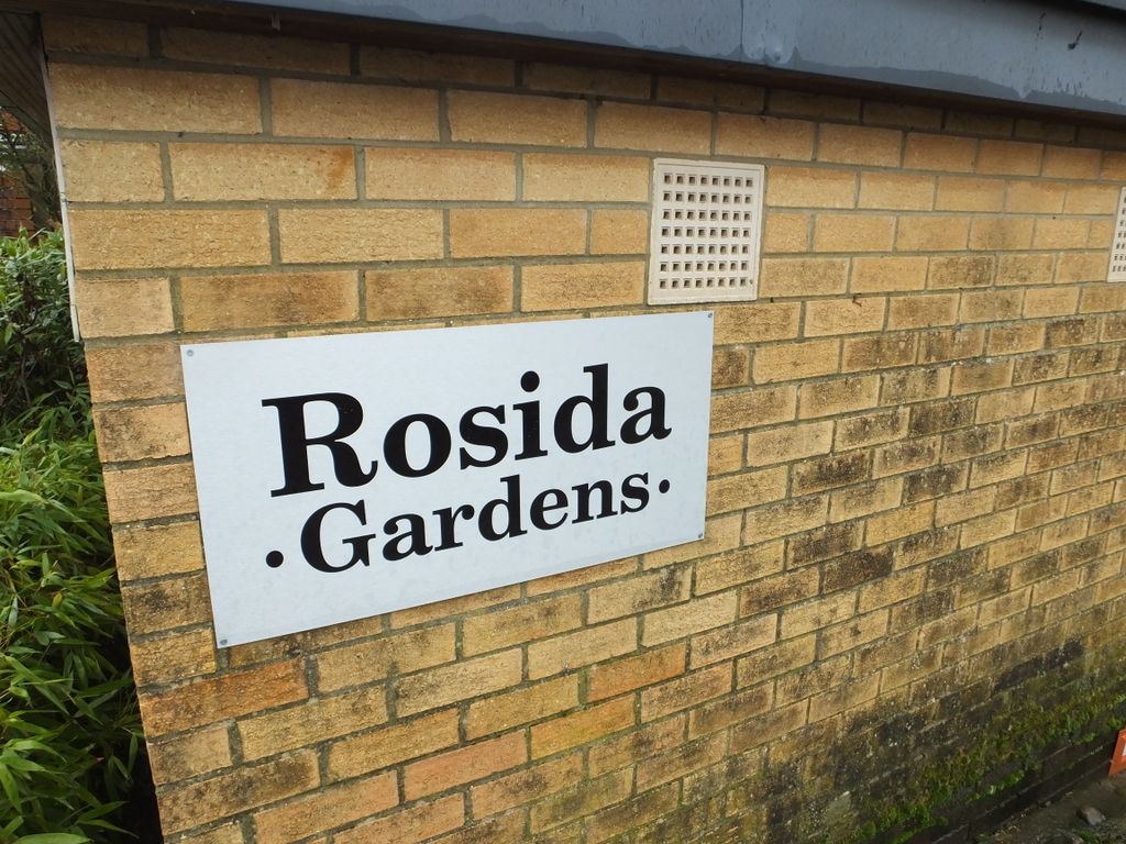 Property photo 2 of 8 Rosida Gardens