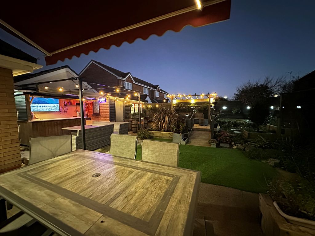 Property photo 2 of 33