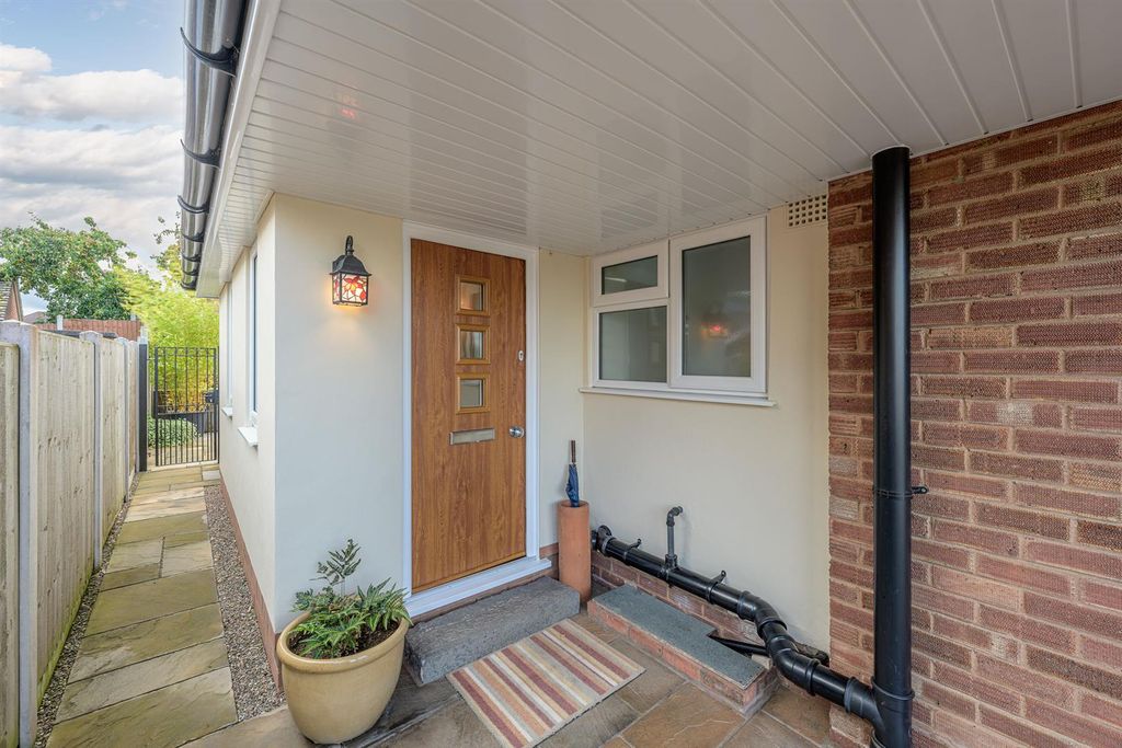 Property photo 3 of 28