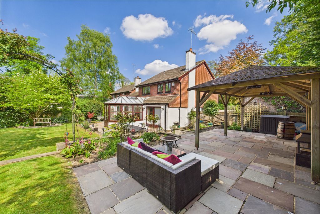 Property photo 2 of 34