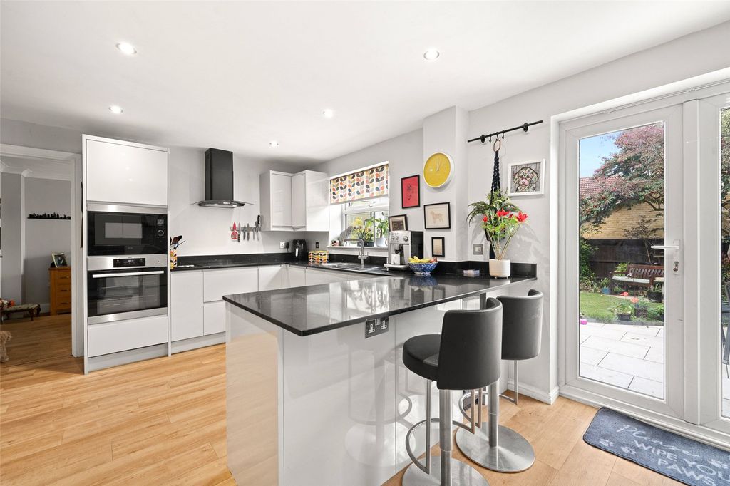 Property photo 3 of 20 Picture No. 11