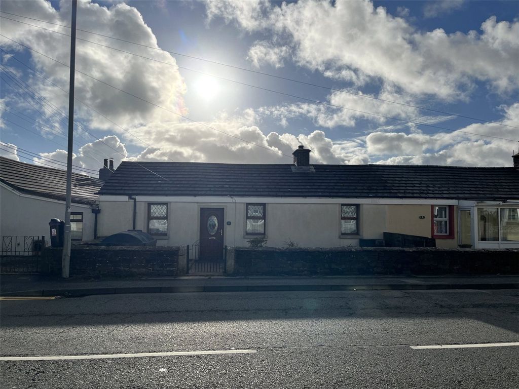 Property photo 1 of 10 Outside