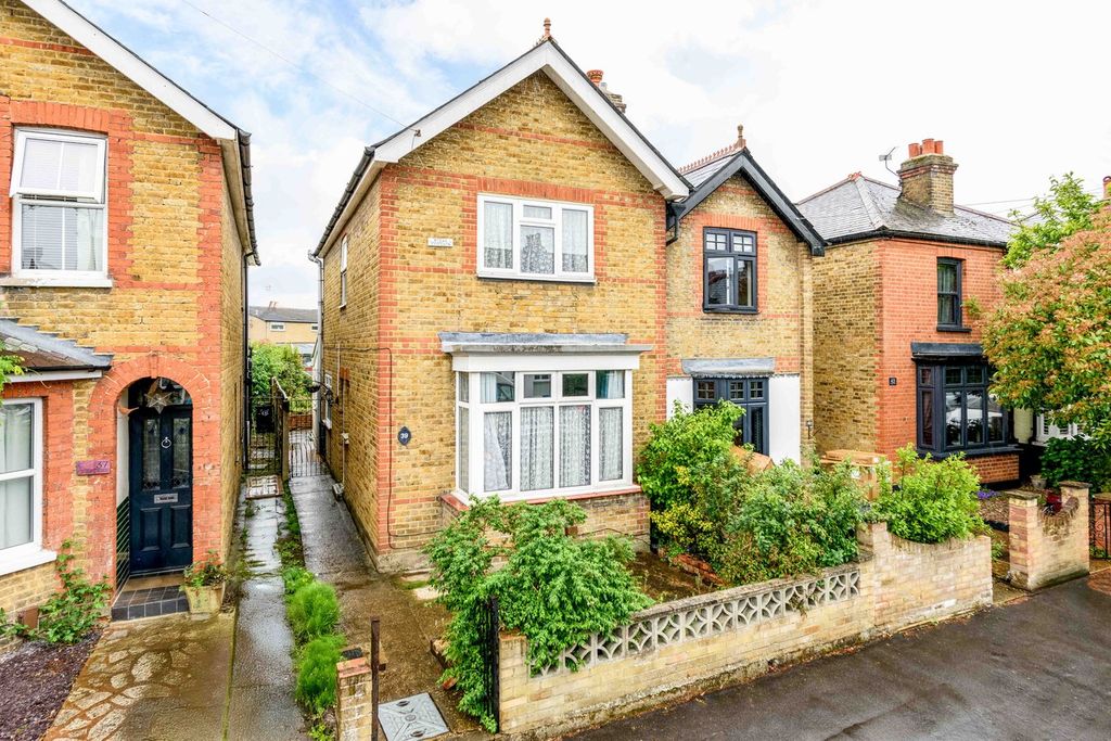 Property photo 1 of 11