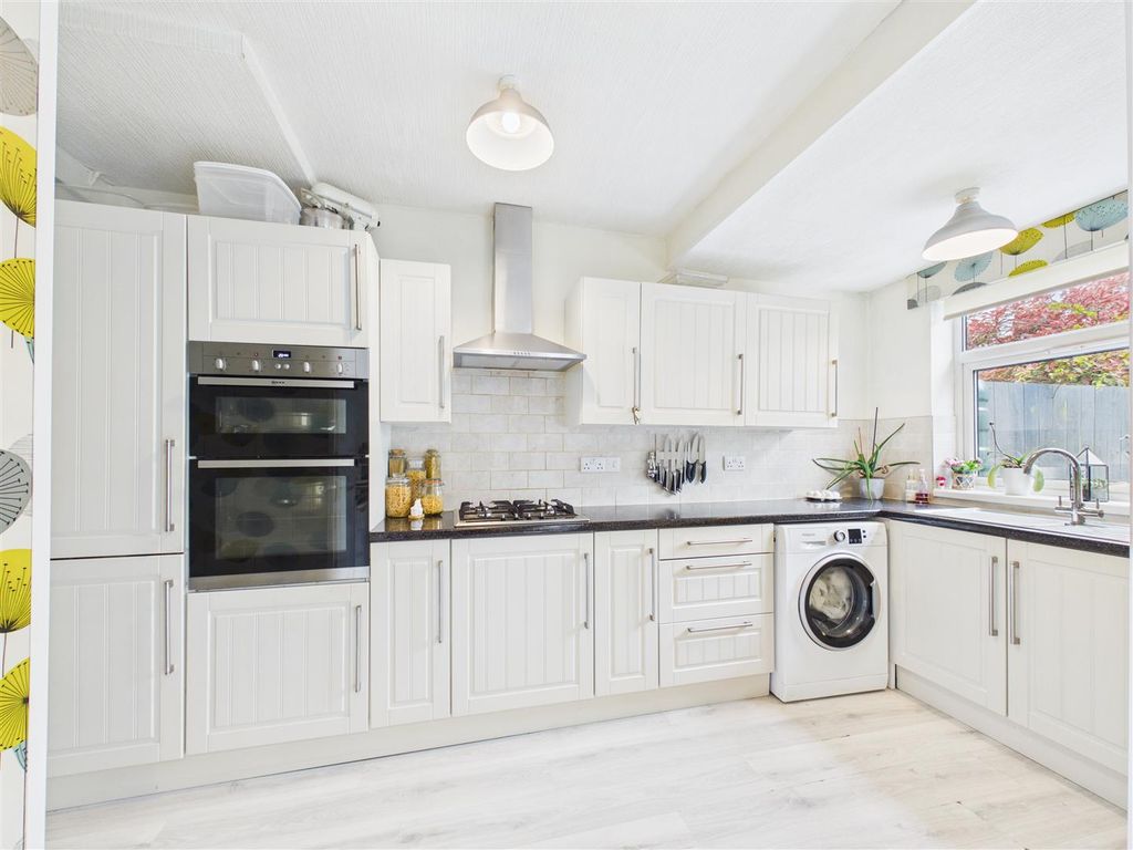 Property photo 2 of 13 Dining Kitchen