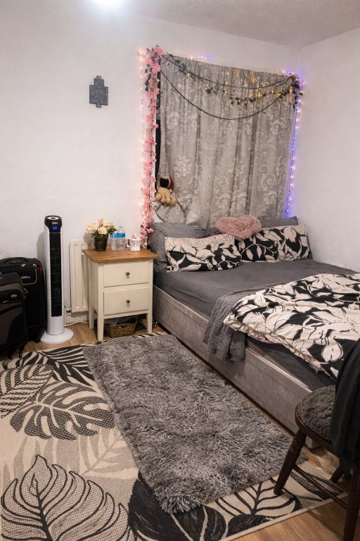 Property photo 1 of 2