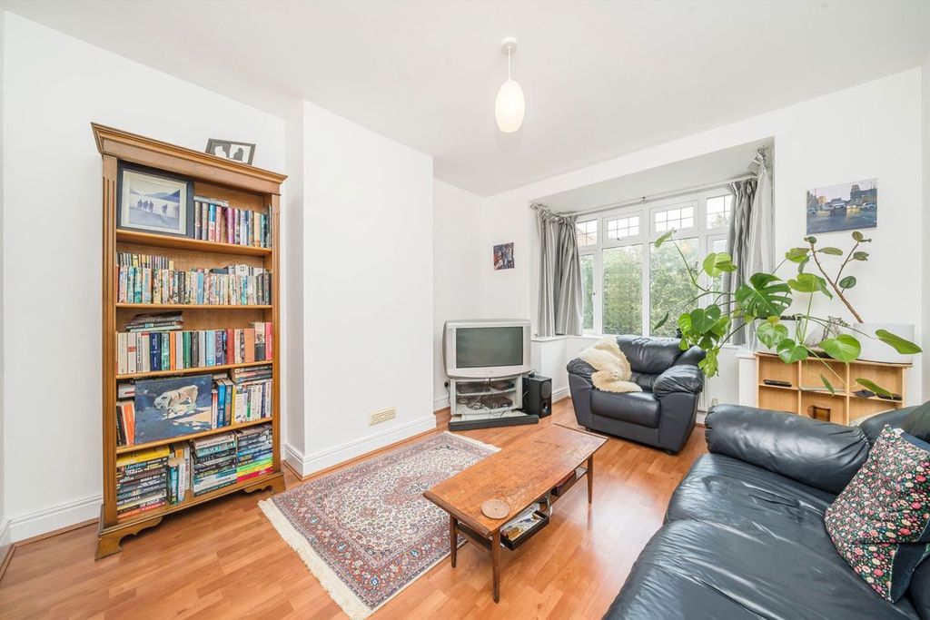 Property photo 2 of 7